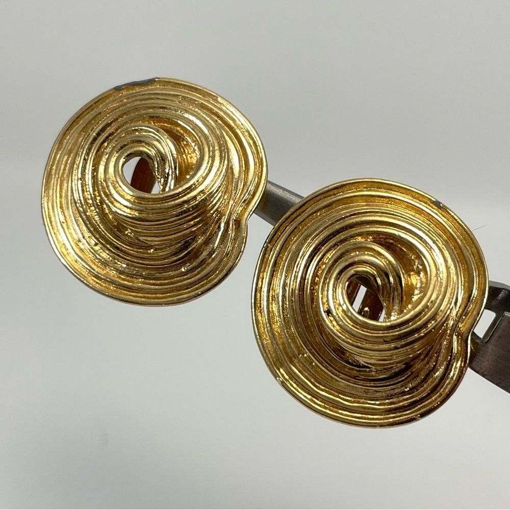 Vintage Gold Tone Swirl Clip On Earrings Statement Classic Evening Fashion